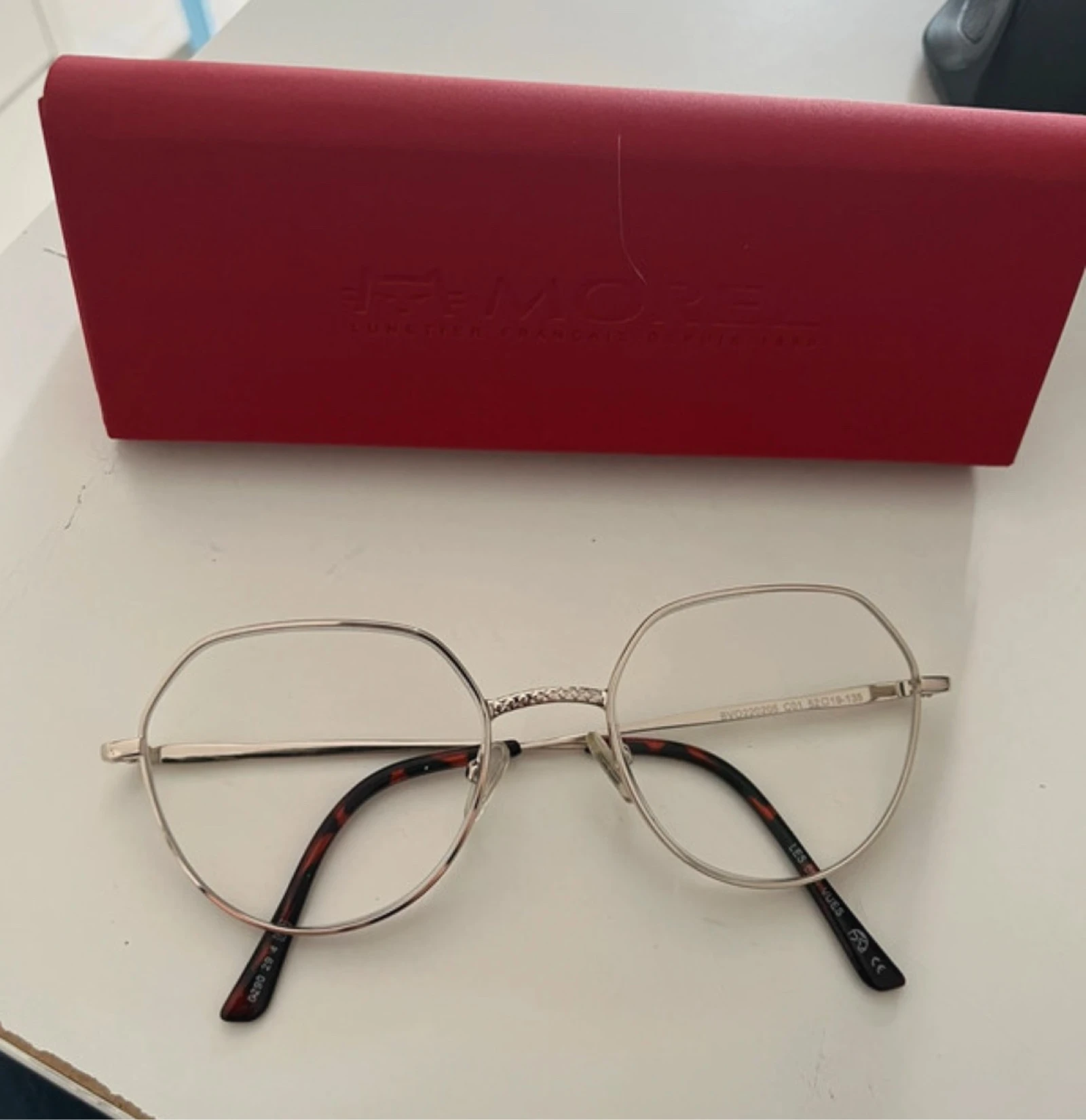 Monture lunette MOREL - Étui rouge - Prix négociable